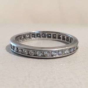 Authentic 900Platinum diamond ring